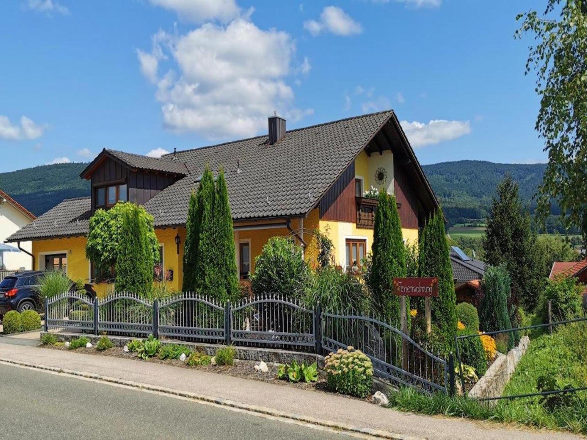 Scenic Apartment With Balcony Garden Deckchairs Barbecue Gleissenberg Экстерьер фото